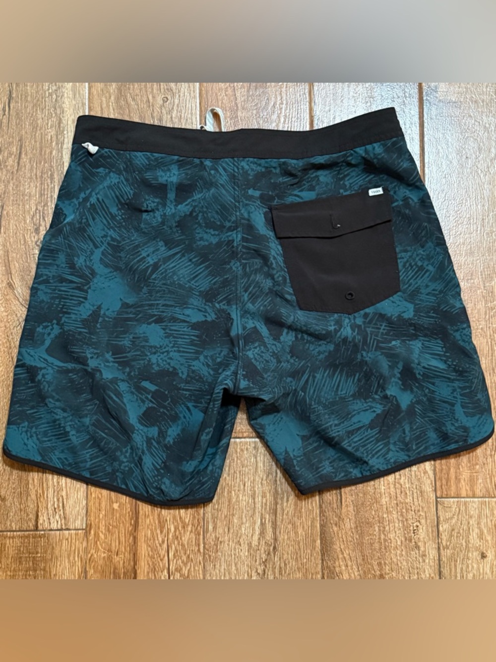 Vuori Teal & Black Cruise Drawstring Swim Board Shorts size 34 - Picture 4 of 4